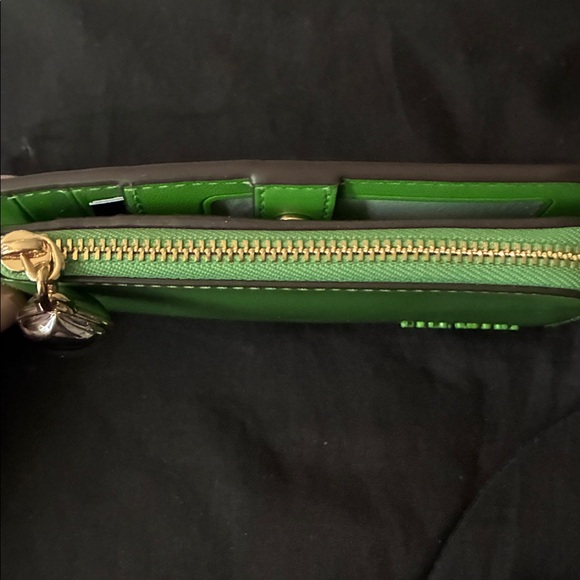 Kate Spade Devin Wallet - Picture 9 of 10